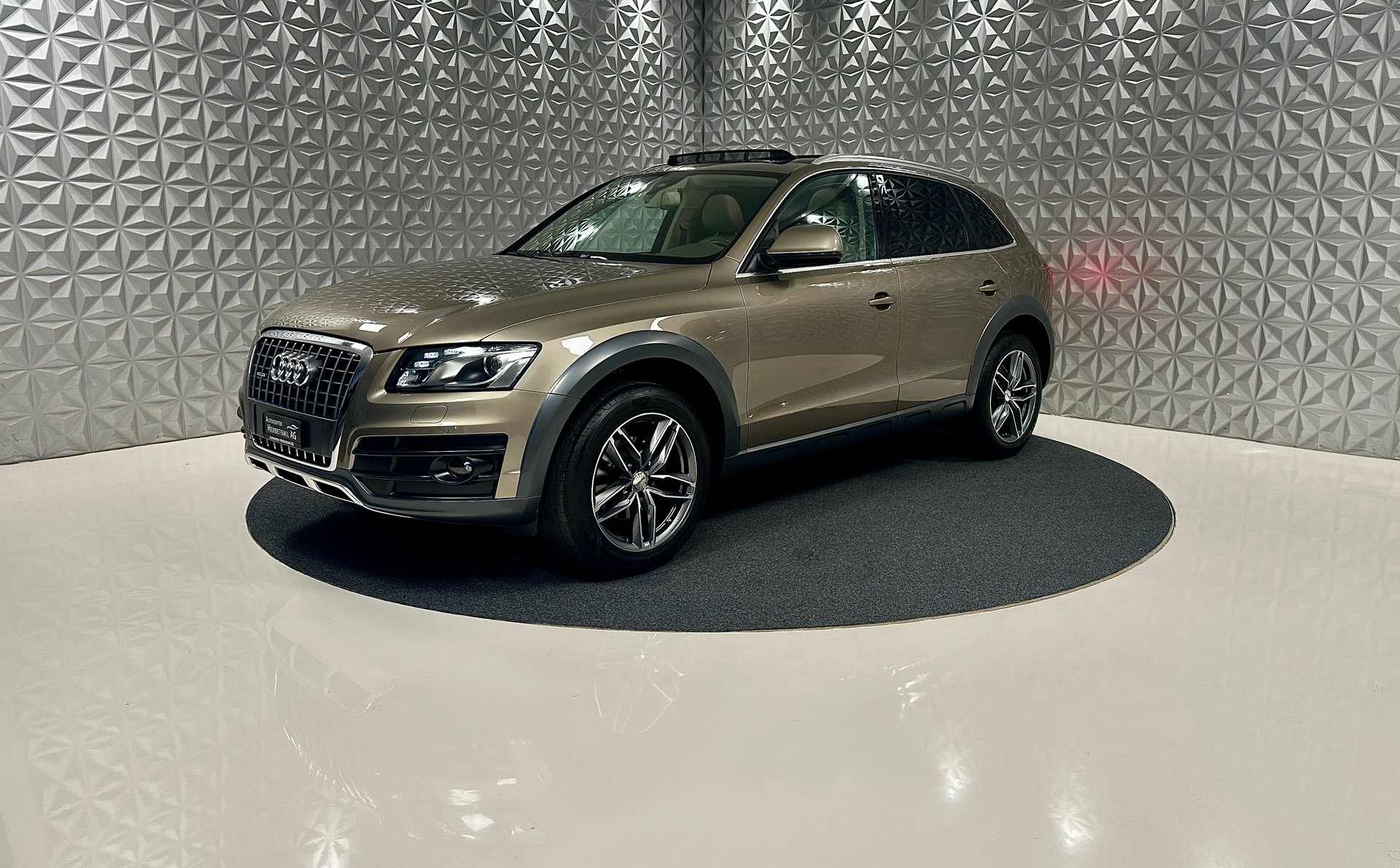AUDI Q5 2.0 TFSI quattro S-tronic-image-0
