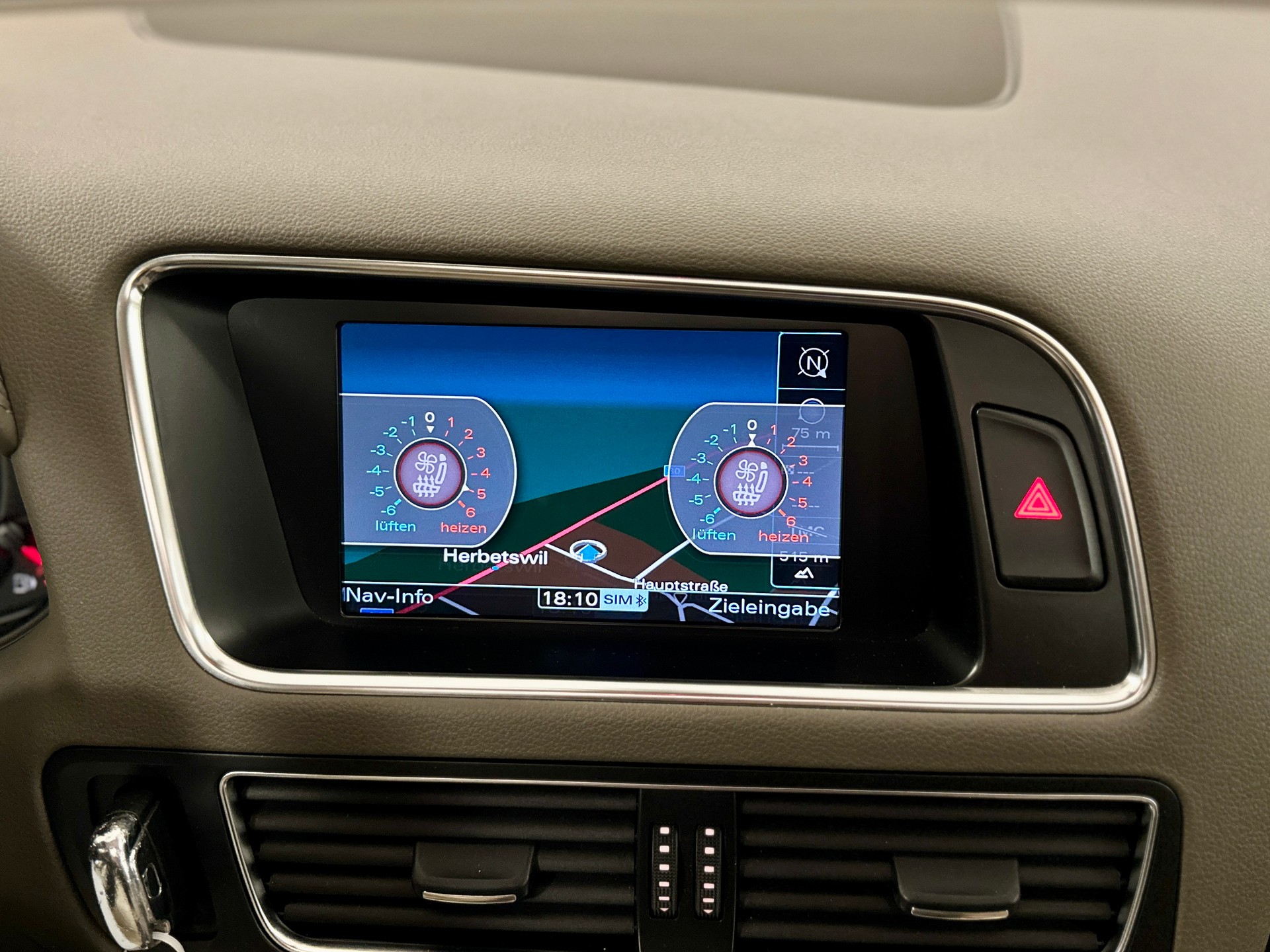 AUDI Q5 2.0 TFSI quattro S-tronic-image-19