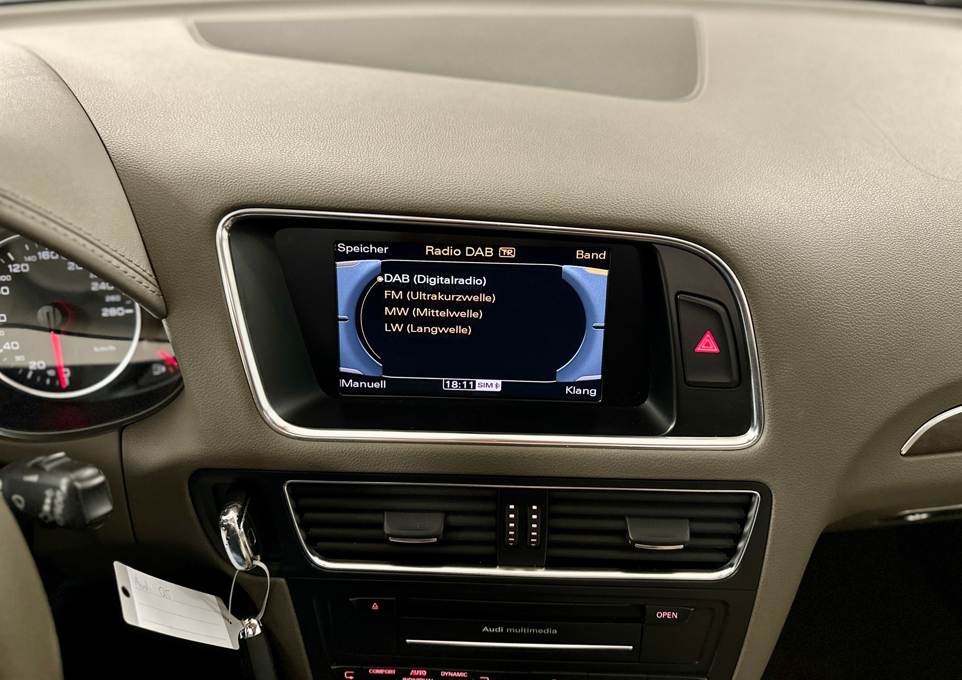 AUDI Q5 2.0 TFSI quattro S-tronic-image-20