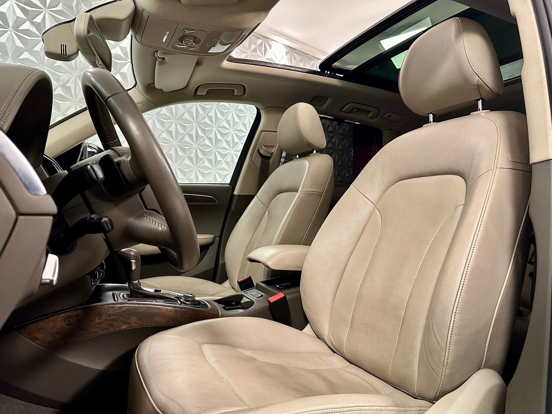 AUDI Q5 2.0 TFSI quattro S-tronic-image-11