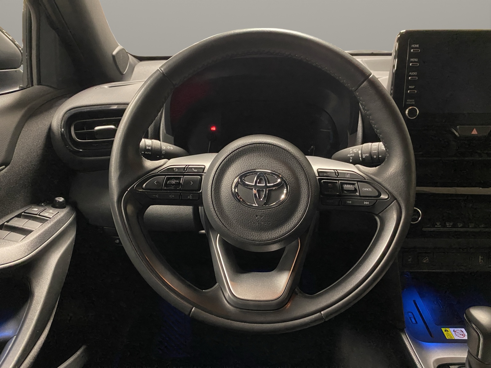 TOYOTA YARIS Cross 1.5 VVT-i HSD-image-12
