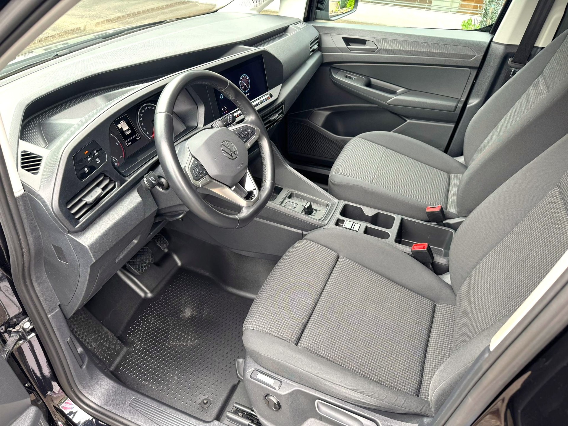 VW Caddy Cargo 2.0TDI DSG-image-1