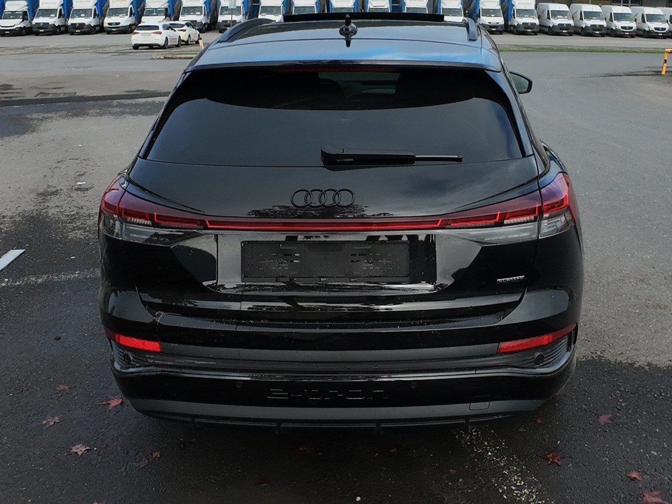 AUDI Q4 e-tron 45 Attraction quattro-image-6