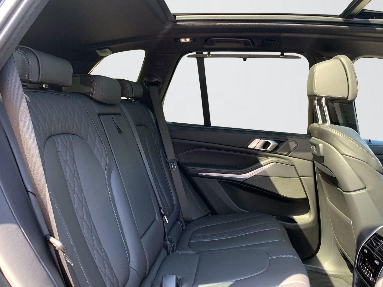 BMW M50d xDrive-image-3