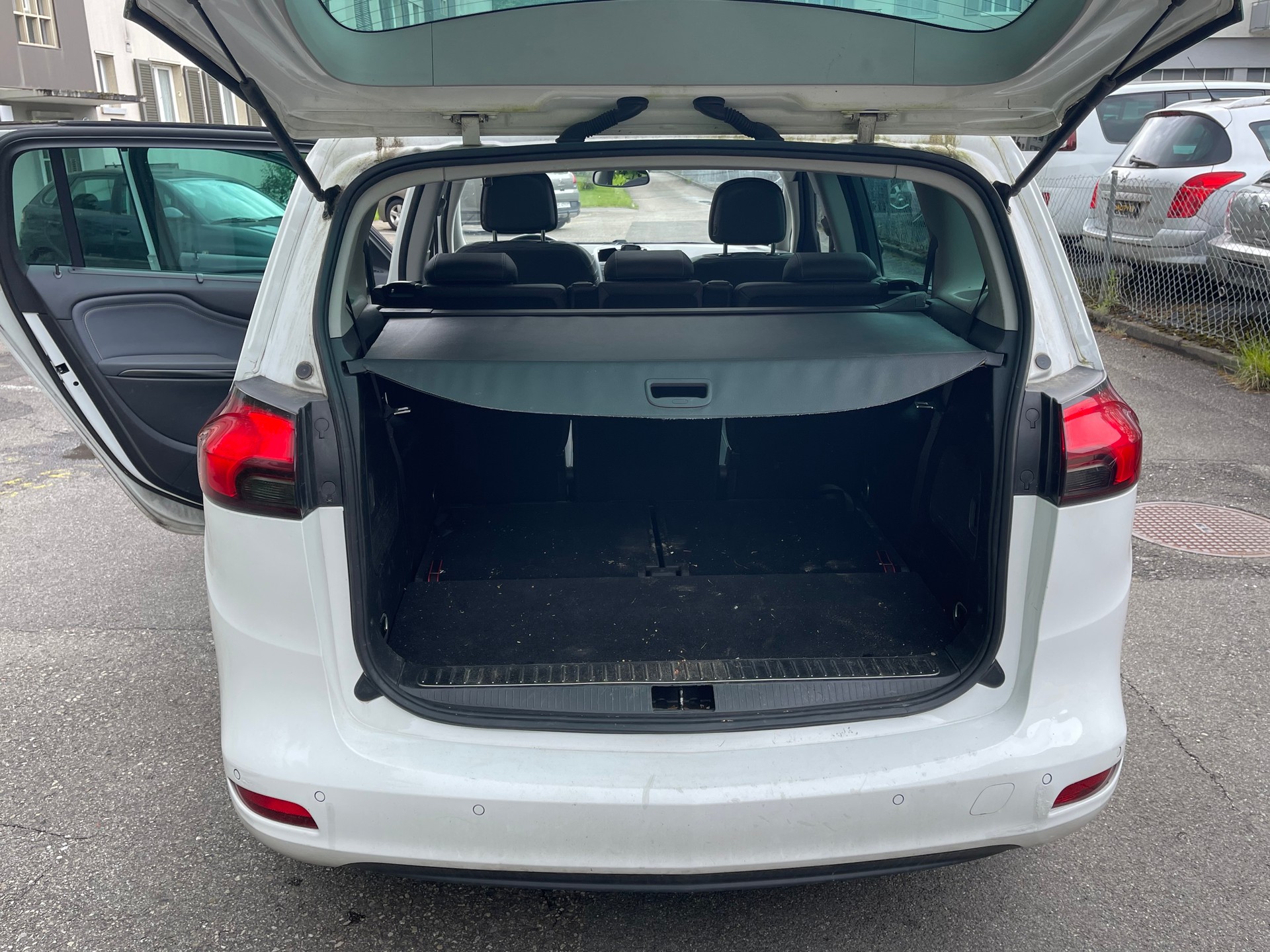 OPEL Zafira Tourer 1.4i 16V Enjoy-image-9