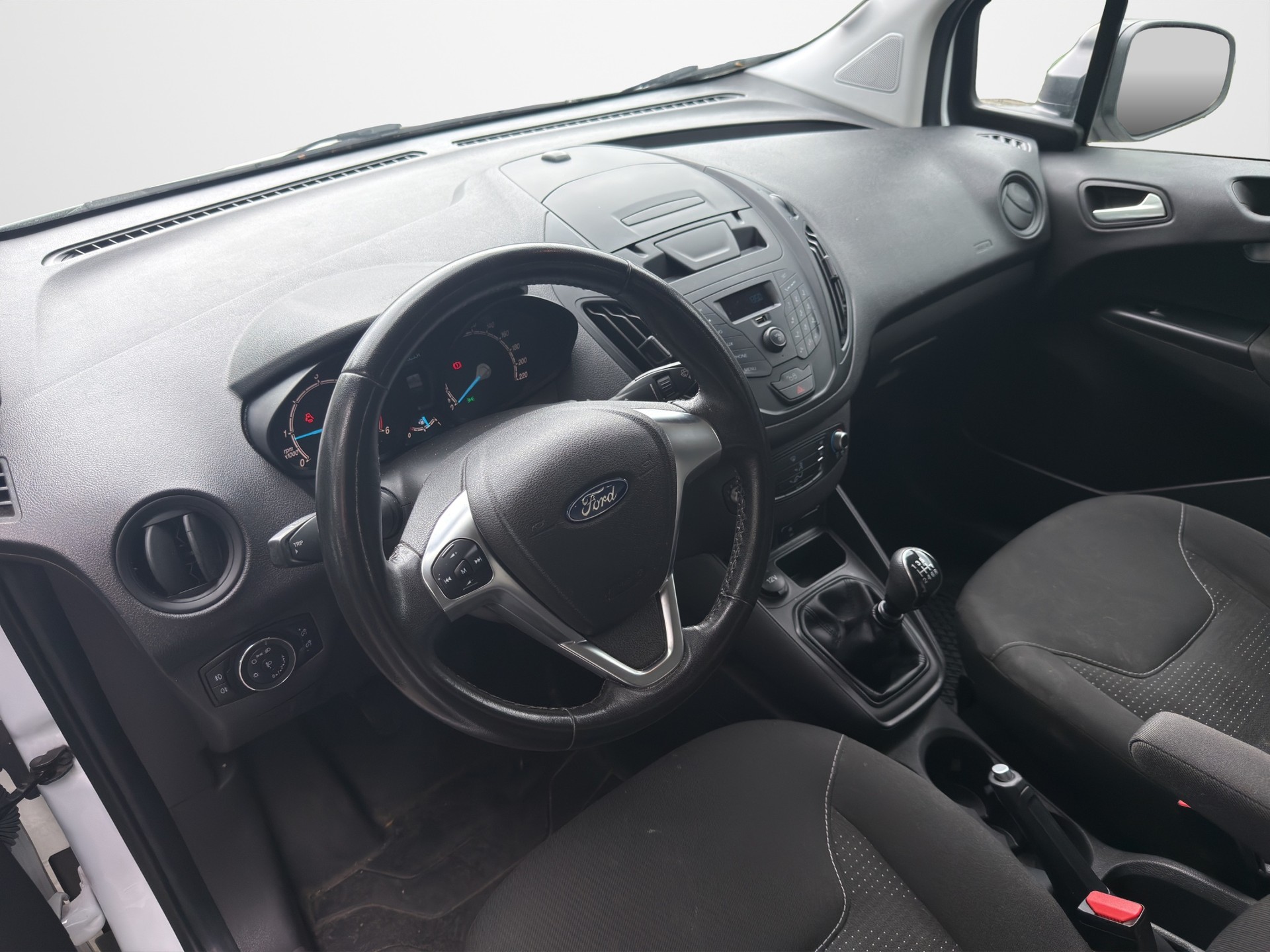 FORD Transit Courier 1.5 TDCi Trend-image-10