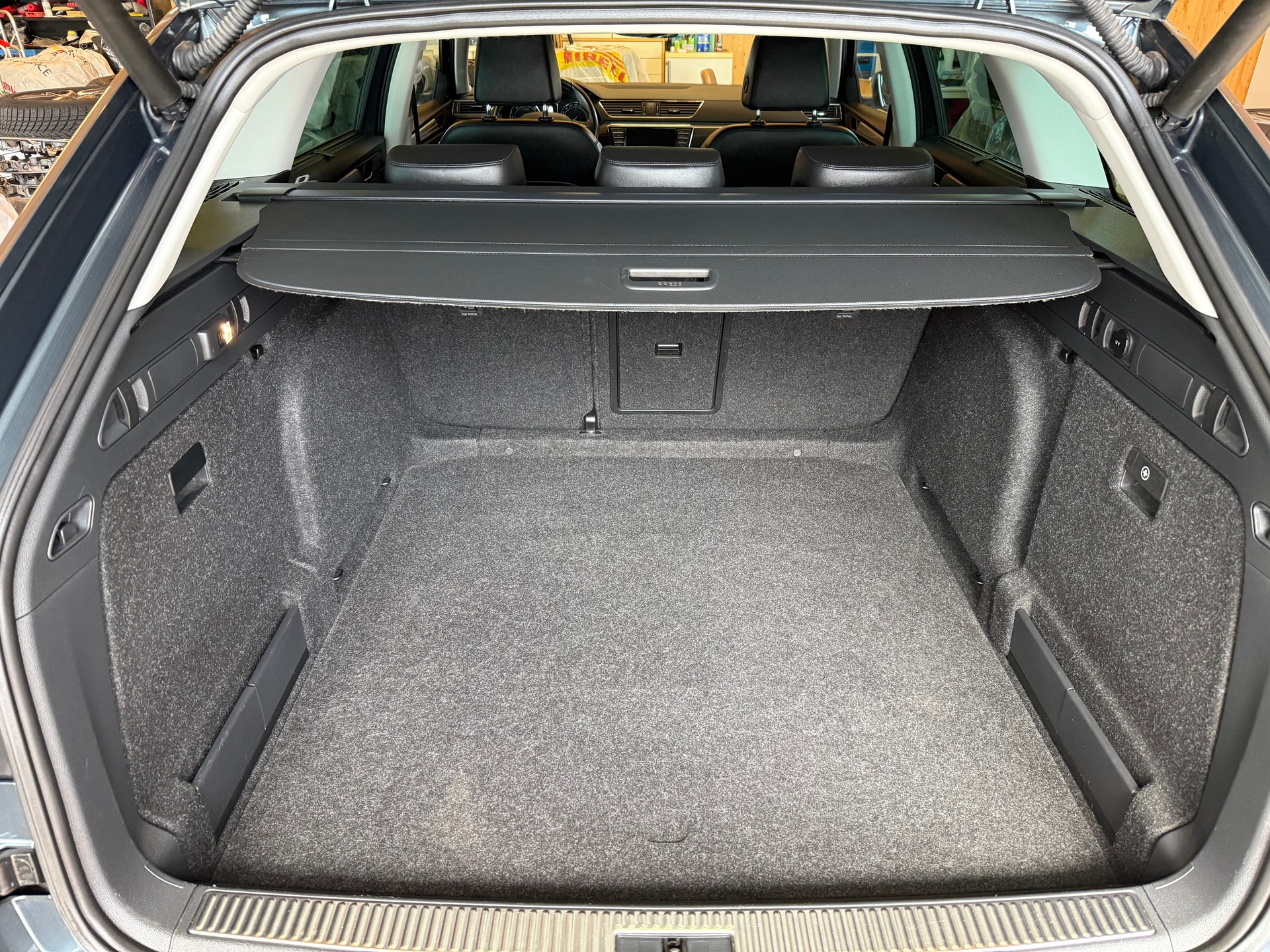 SKODA Superb Combi 2.0 TDi Style 4x4 DSG-image-17