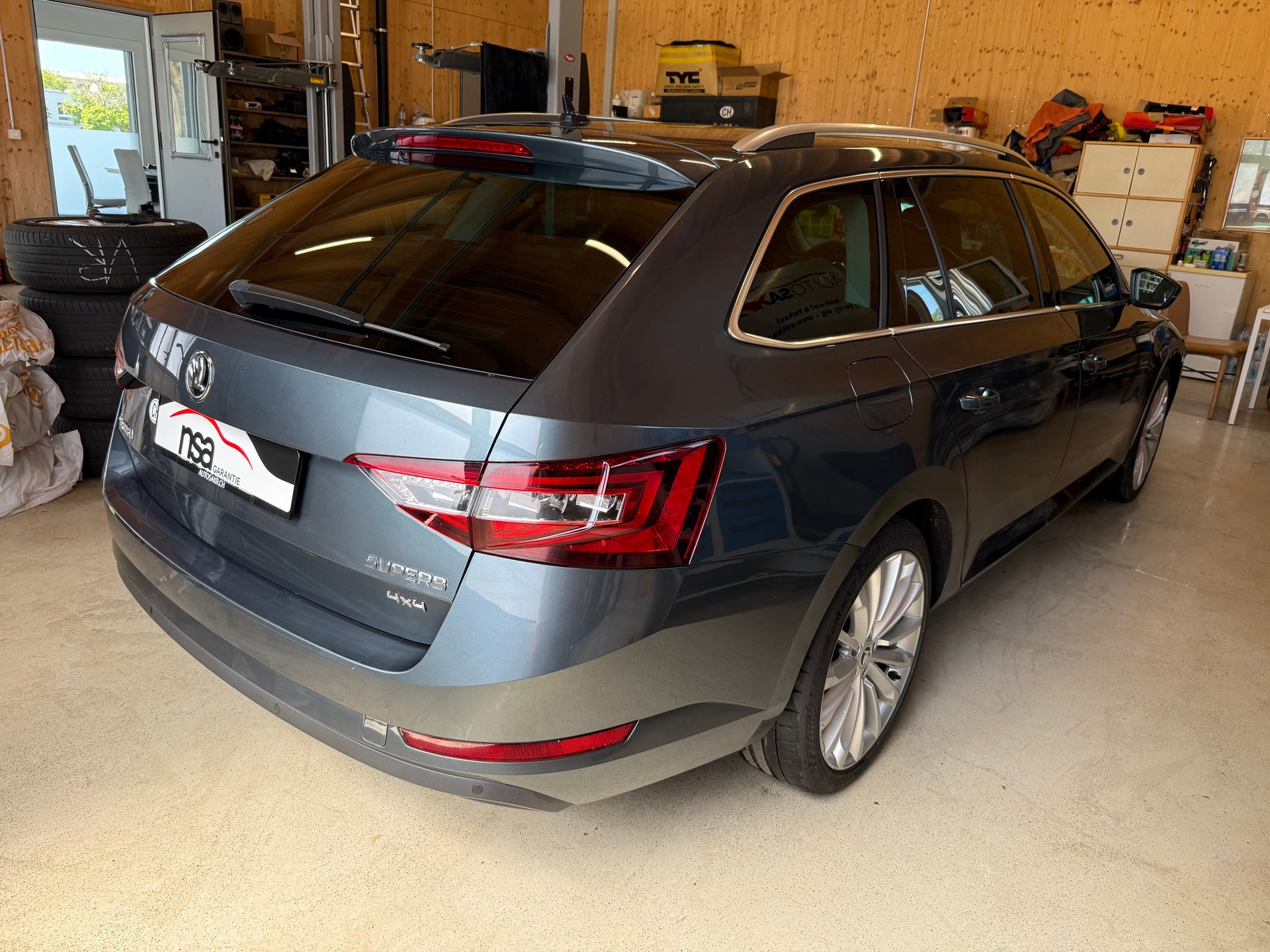 SKODA Superb Combi 2.0 TDi Style 4x4 DSG-image-3