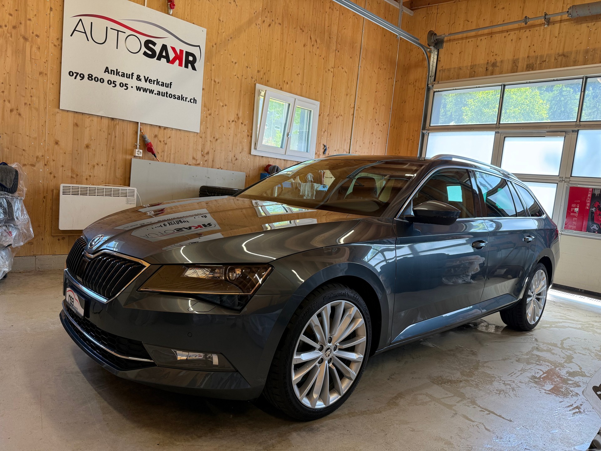 SKODA Superb Combi 2.0 TDi Style 4x4 DSG-image-0