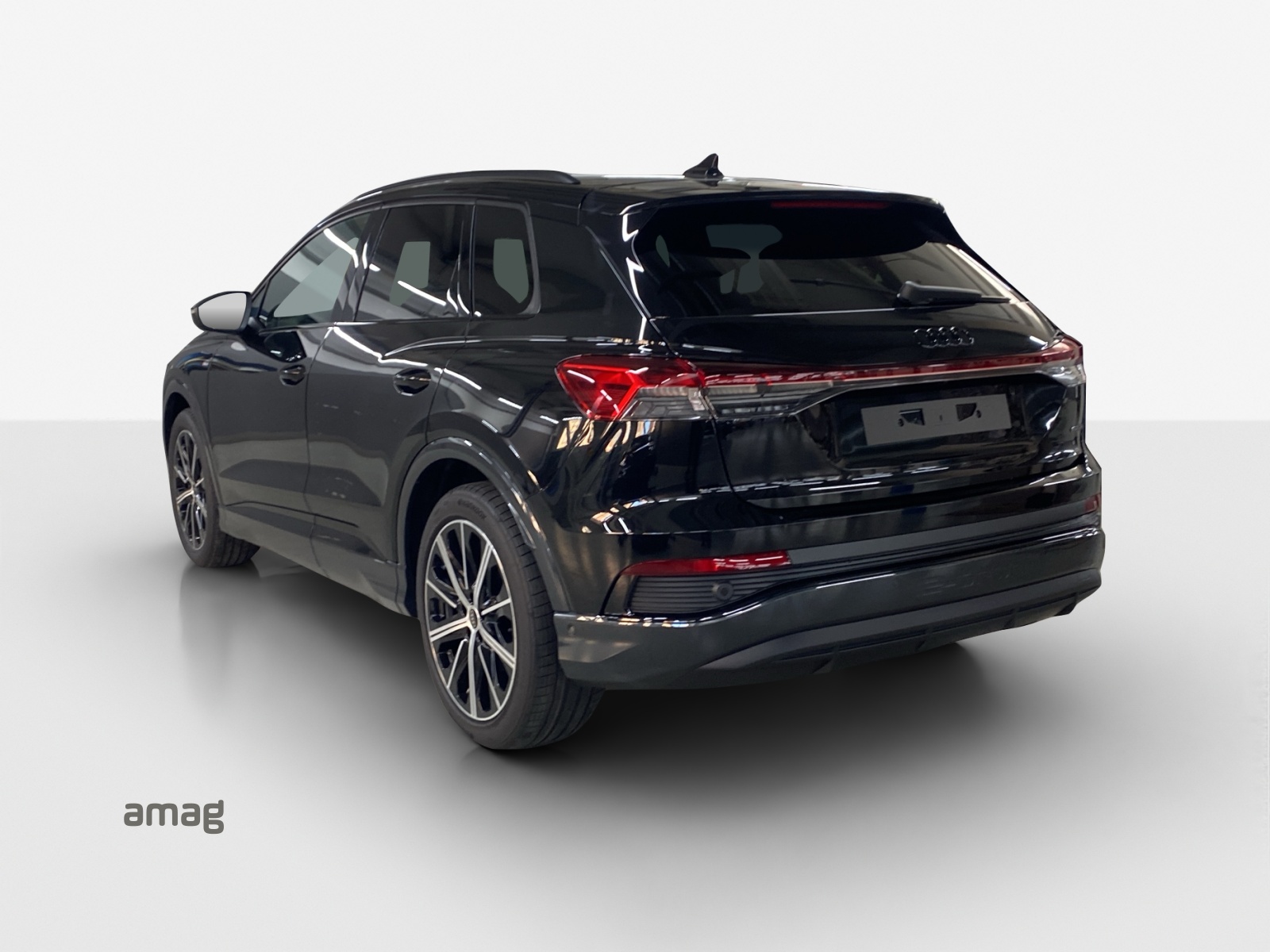 AUDI Q4 e-tron 45 Edition Swiss Ski quattro-showroom-element-2