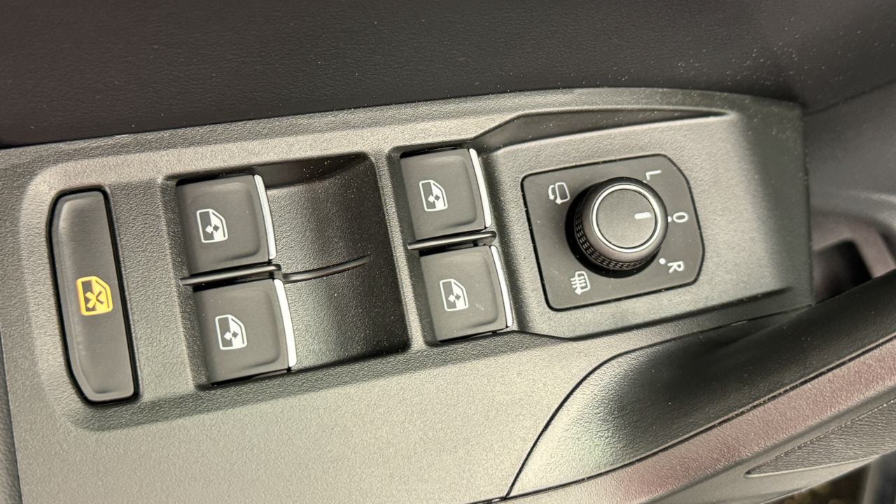 SEAT Leon 1.5 eHybrid pHEV DSG FR-image-8