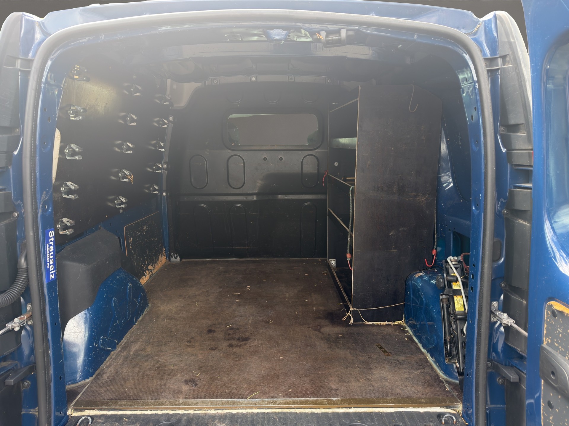 RENAULT Kangoo 1.6 105 Business-image-13