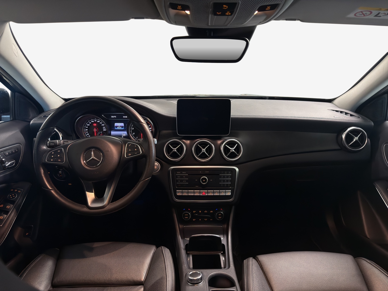 MERCEDES-BENZ GLA 250 Urban 4Matic 7G-DCT-image-8