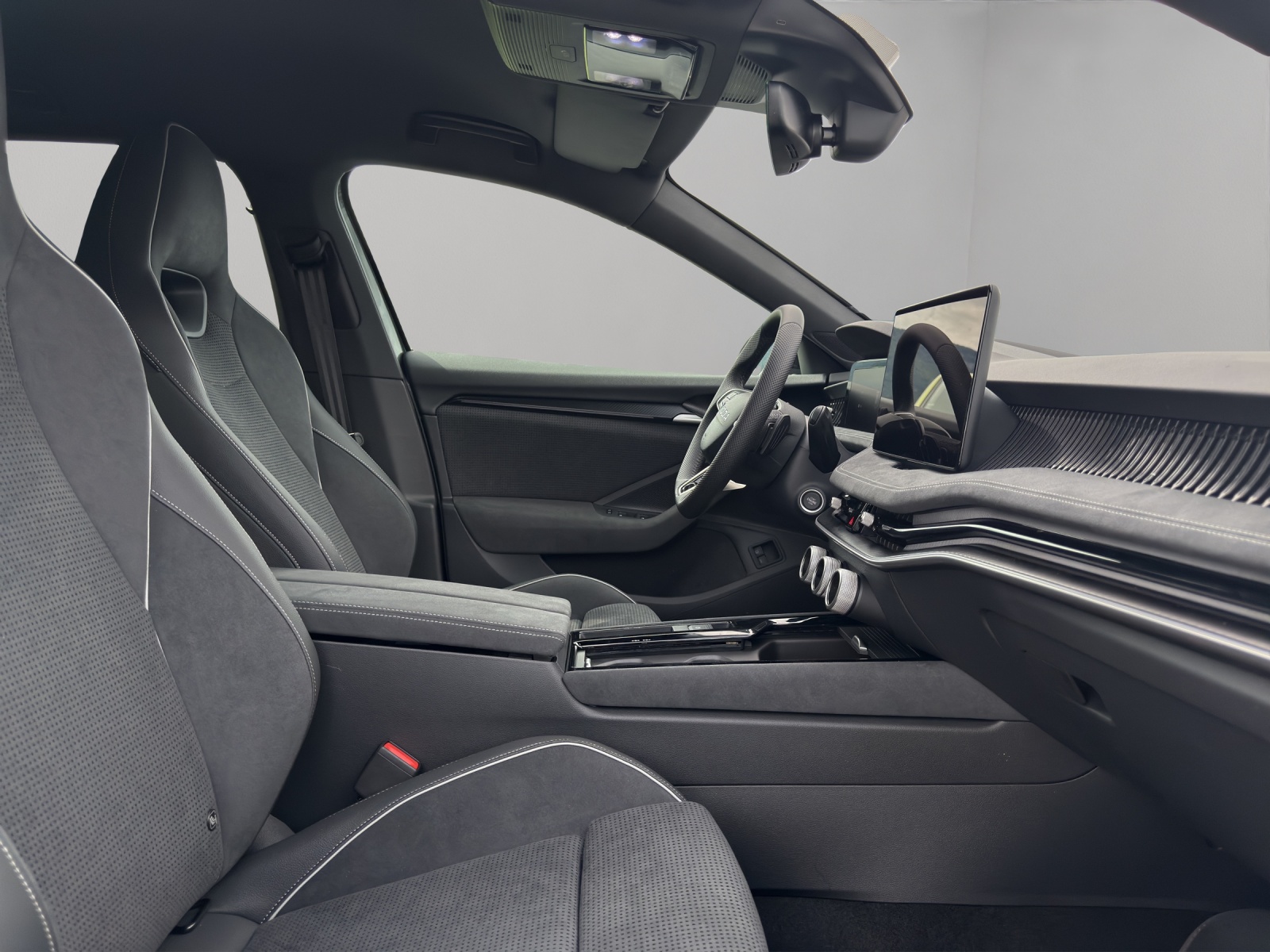 SKODA Superb Combi 1.5 TSI PHEV Sportline DSG-image-15