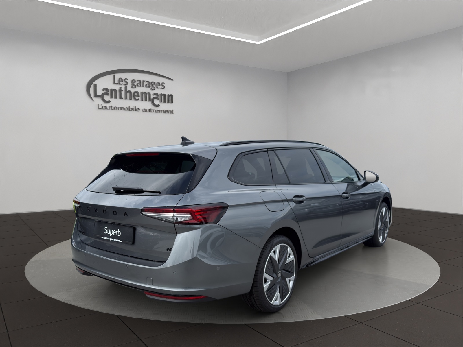 SKODA Superb Combi 1.5 TSI PHEV Sportline DSG-image-4