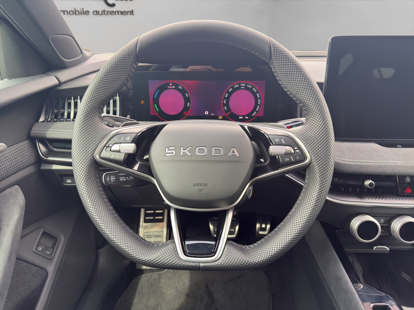 SKODA Superb Combi 1.5 TSI PHEV Sportline DSG-image-10
