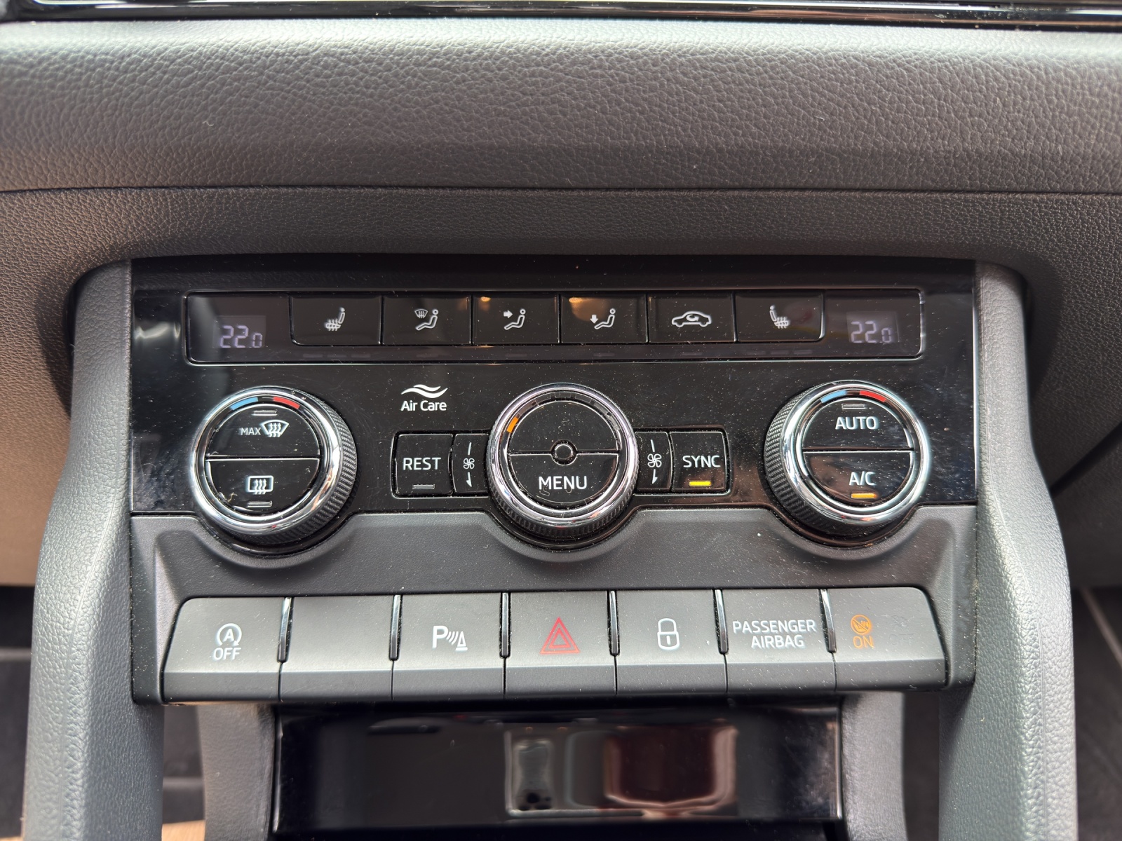 SKODA Kodiaq 2.0 TDI CR Style 4x4 DSG-image-15