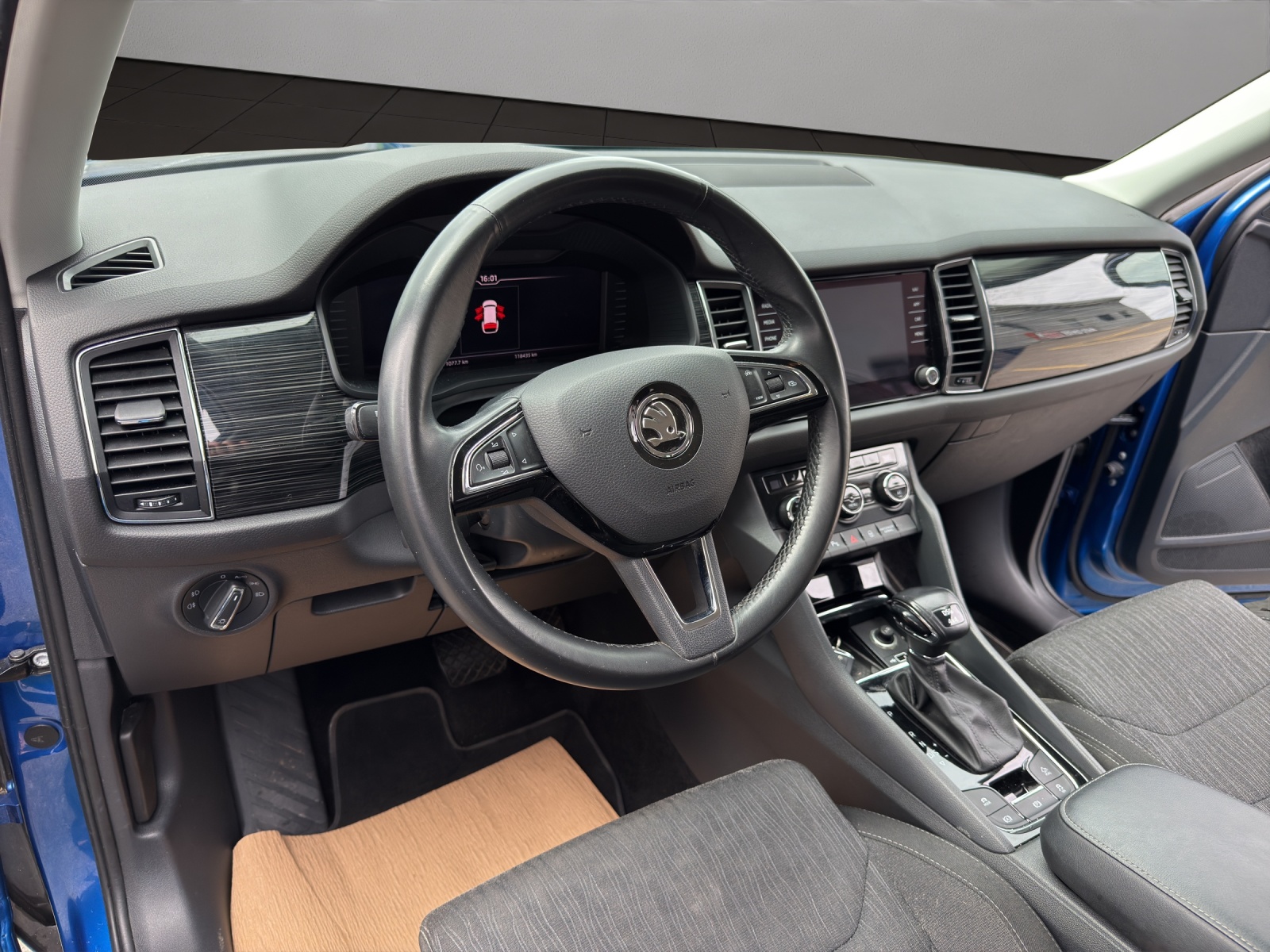 SKODA Kodiaq 2.0 TDI CR Style 4x4 DSG-image-9