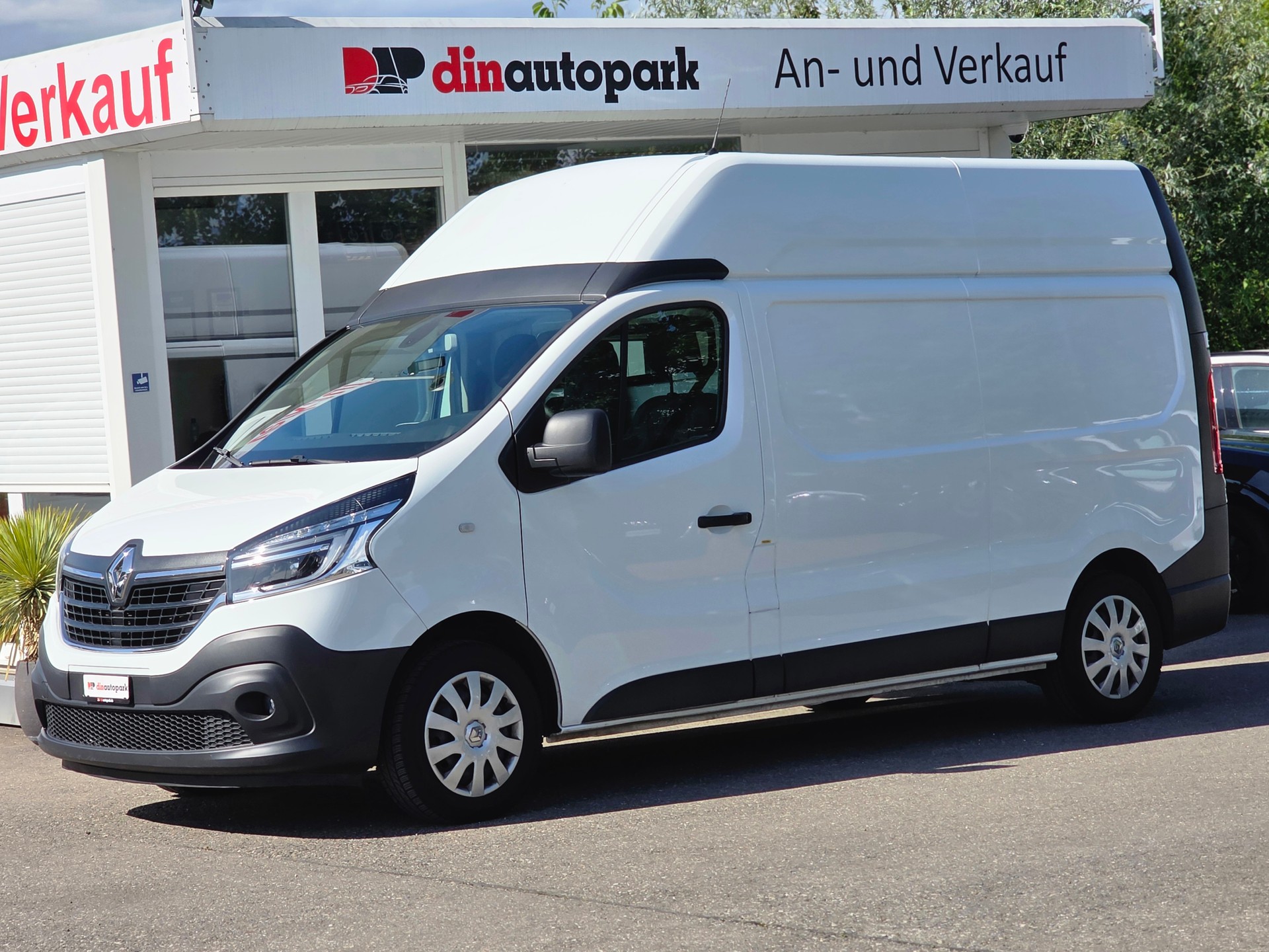 RENAULT Trafic 2.0 ENERGY dCi145 3.0t Business L2H2 * CH-Fahrzeug *-image-0