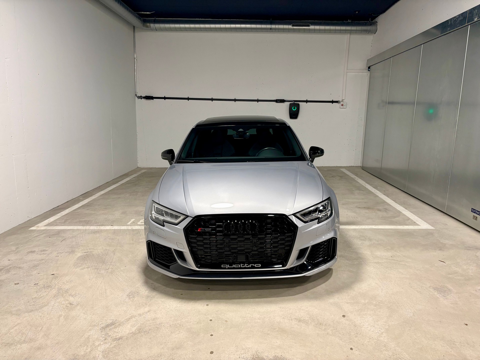 AUDI RS3 Limousine 2.5 TFSI Quattro S-Tronic-image-1