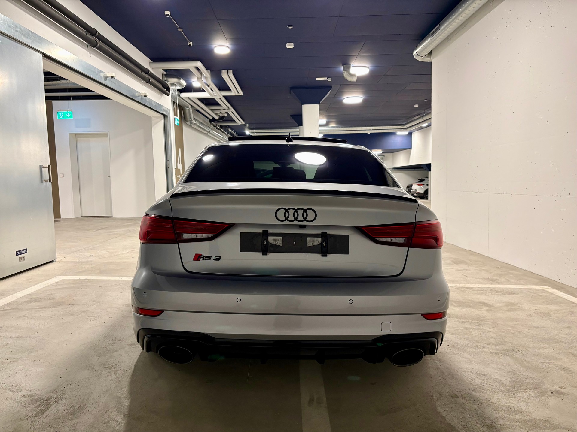 AUDI RS3 Limousine 2.5 TFSI Quattro S-Tronic-image-2