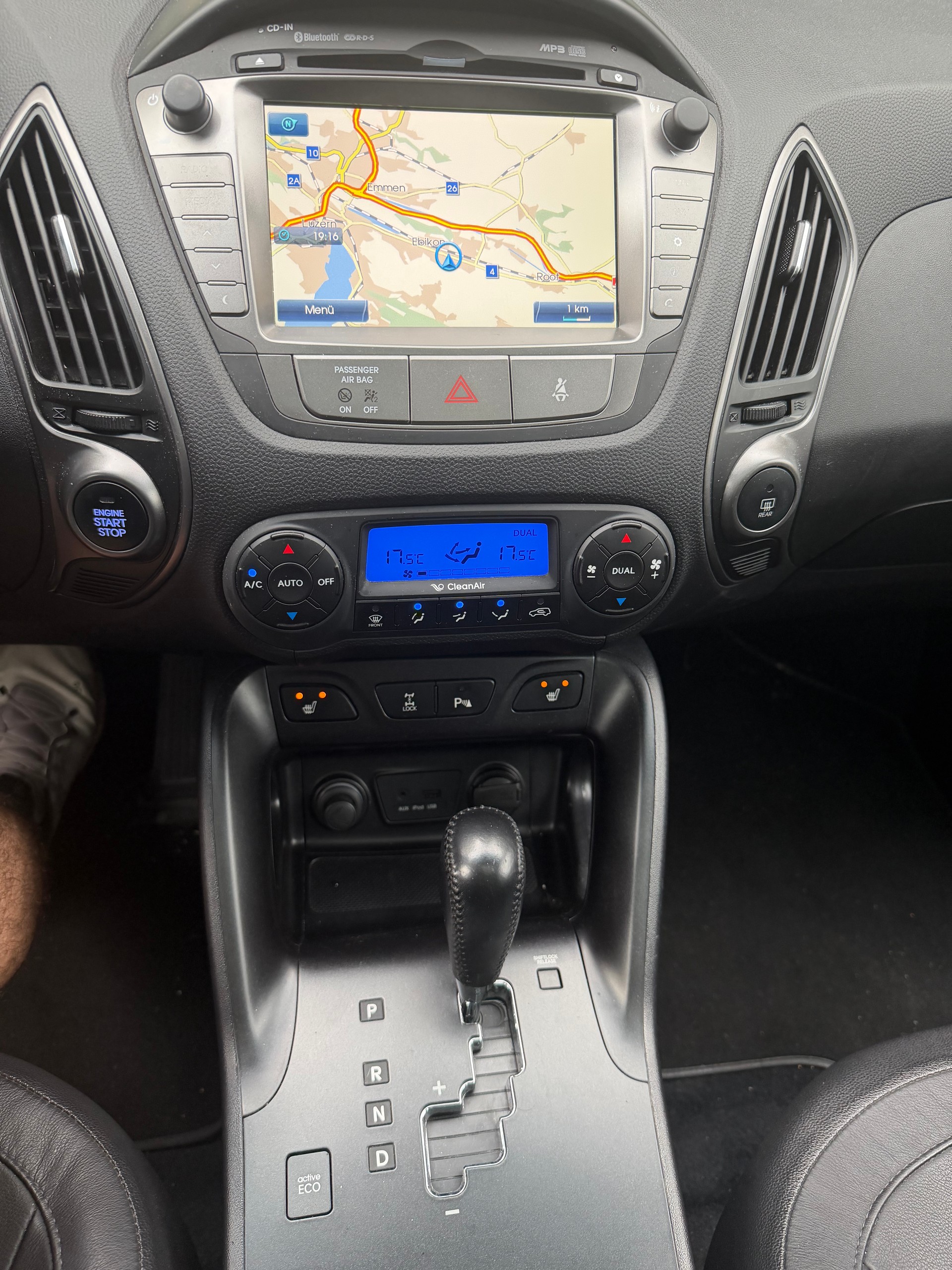 HYUNDAI iX 35 2.0 CRDi Style 4WD Automatic-image-14