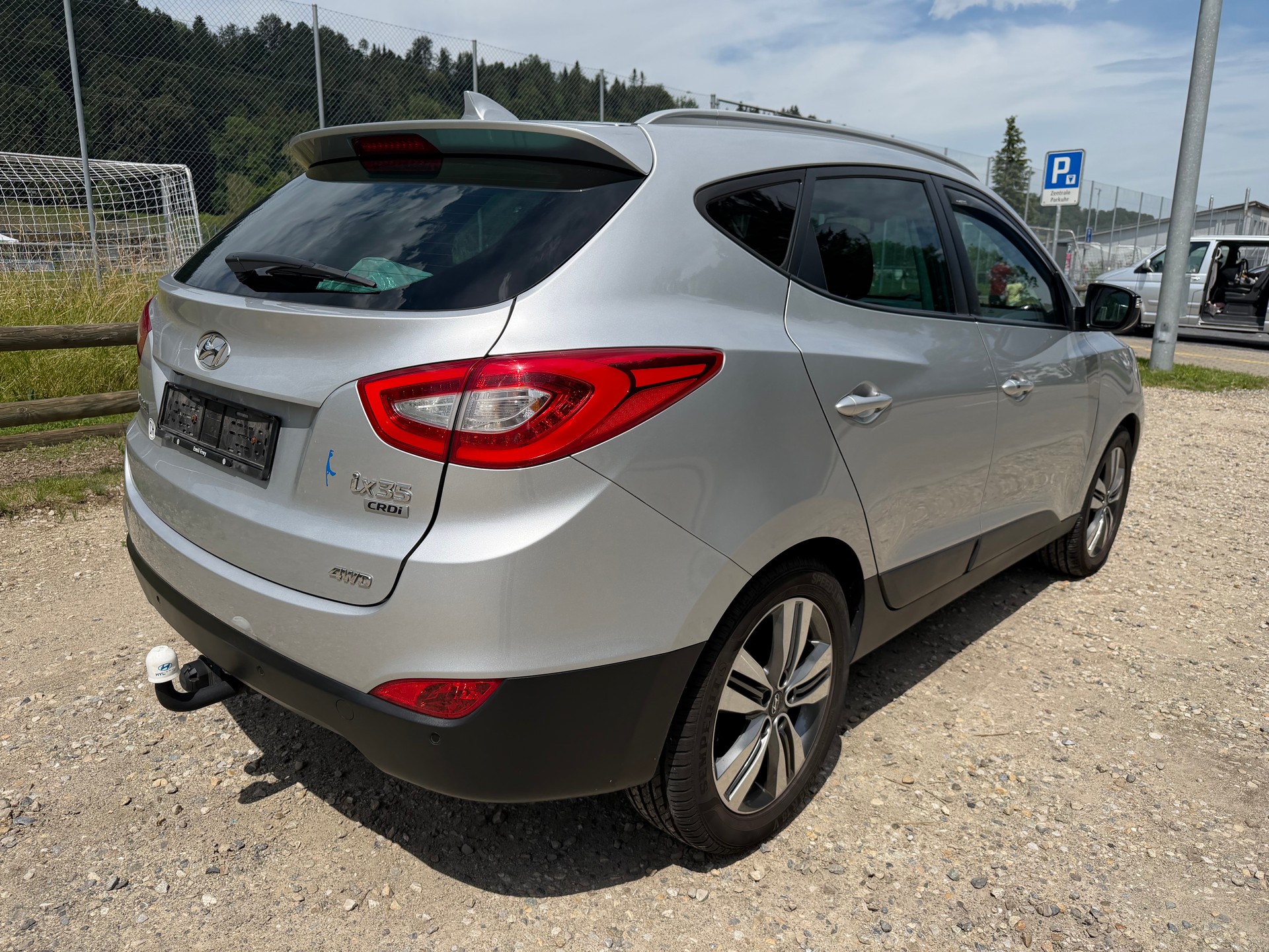 HYUNDAI iX 35 2.0 CRDi Style 4WD Automatic-image-4
