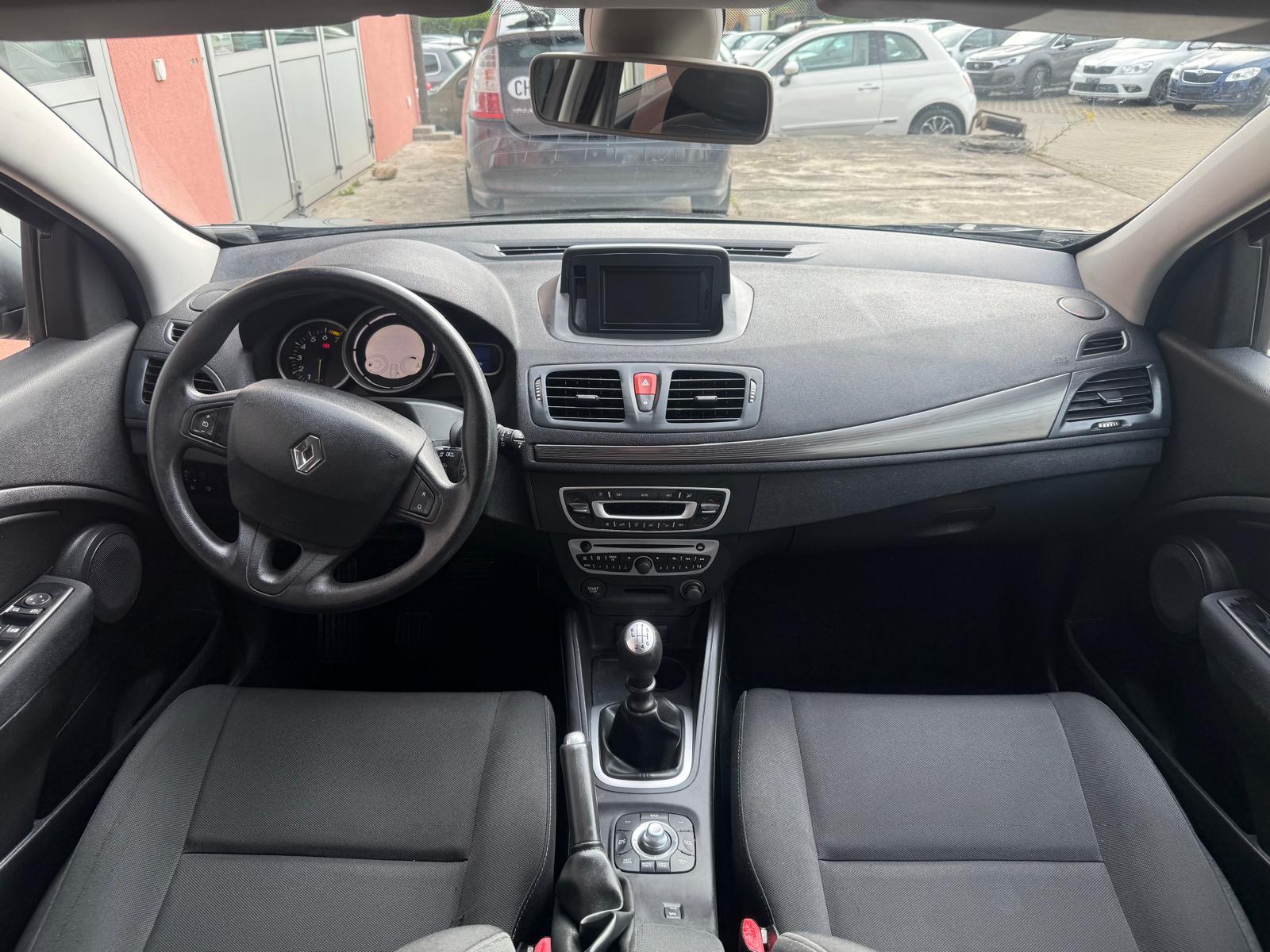 RENAULT Mégane Grandtour 1.4 16V Turbo Dynamique-image-6