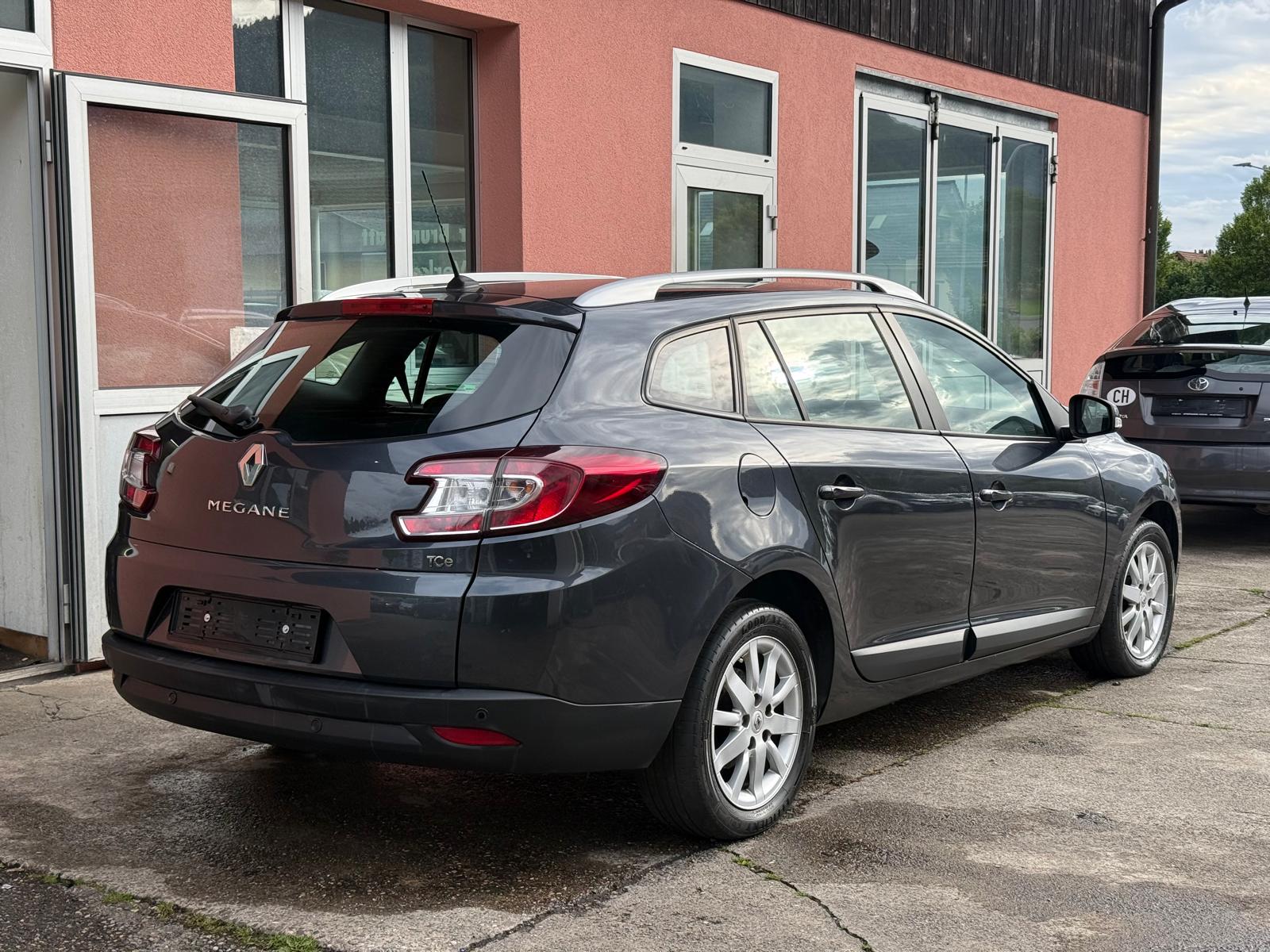 RENAULT Mégane Grandtour 1.4 16V Turbo Dynamique-image-3