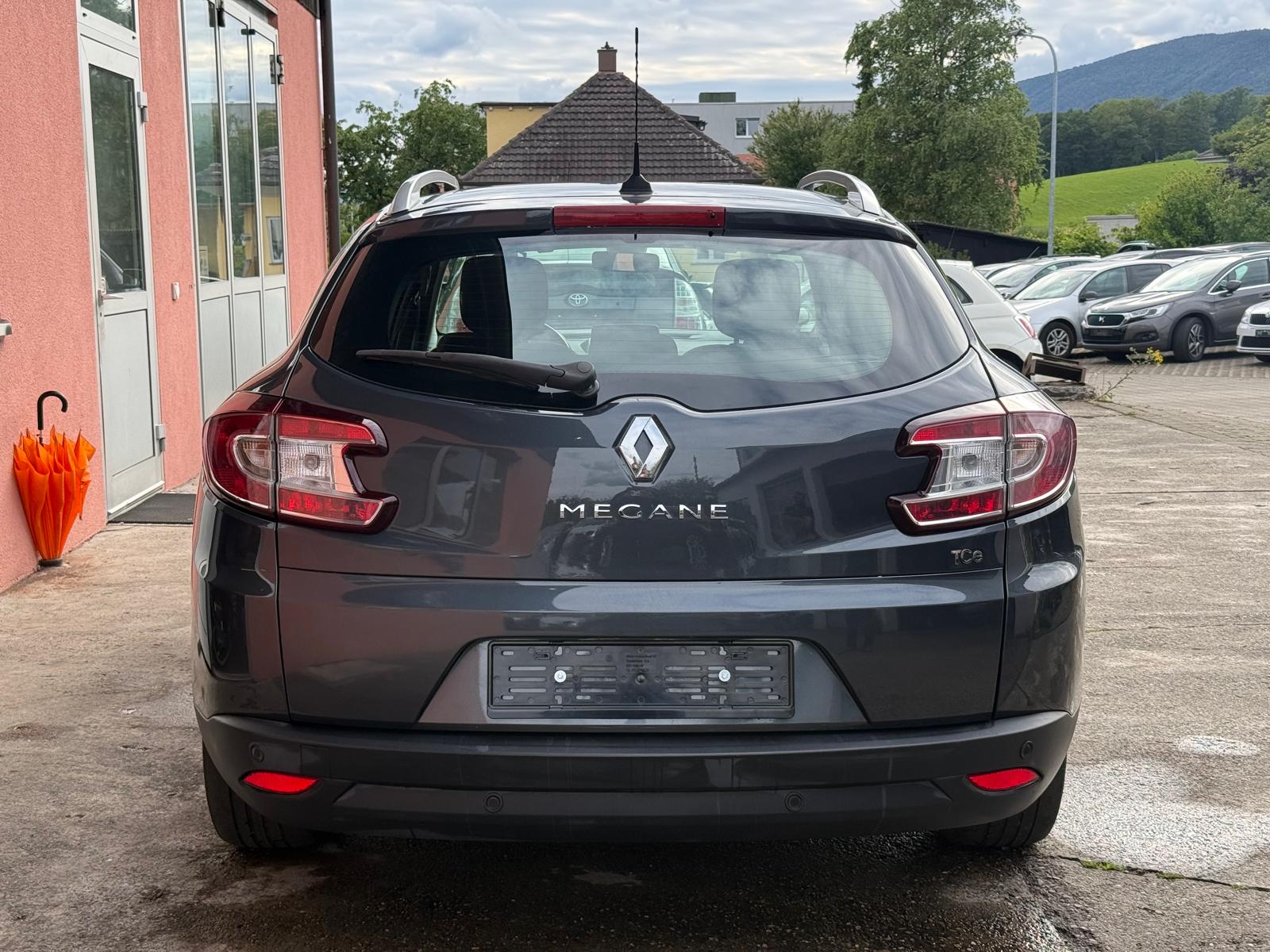 RENAULT Mégane Grandtour 1.4 16V Turbo Dynamique-image-4