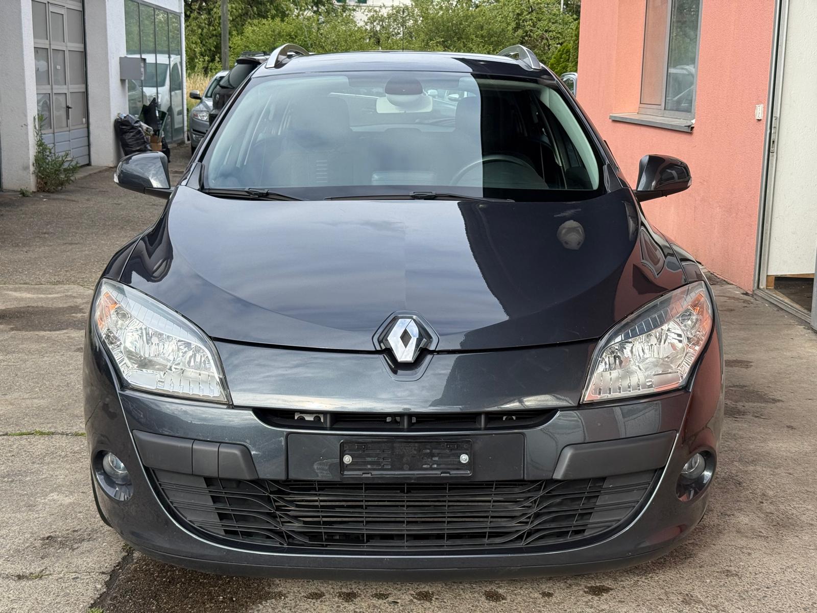 RENAULT Mégane Grandtour 1.4 16V Turbo Dynamique-image-1