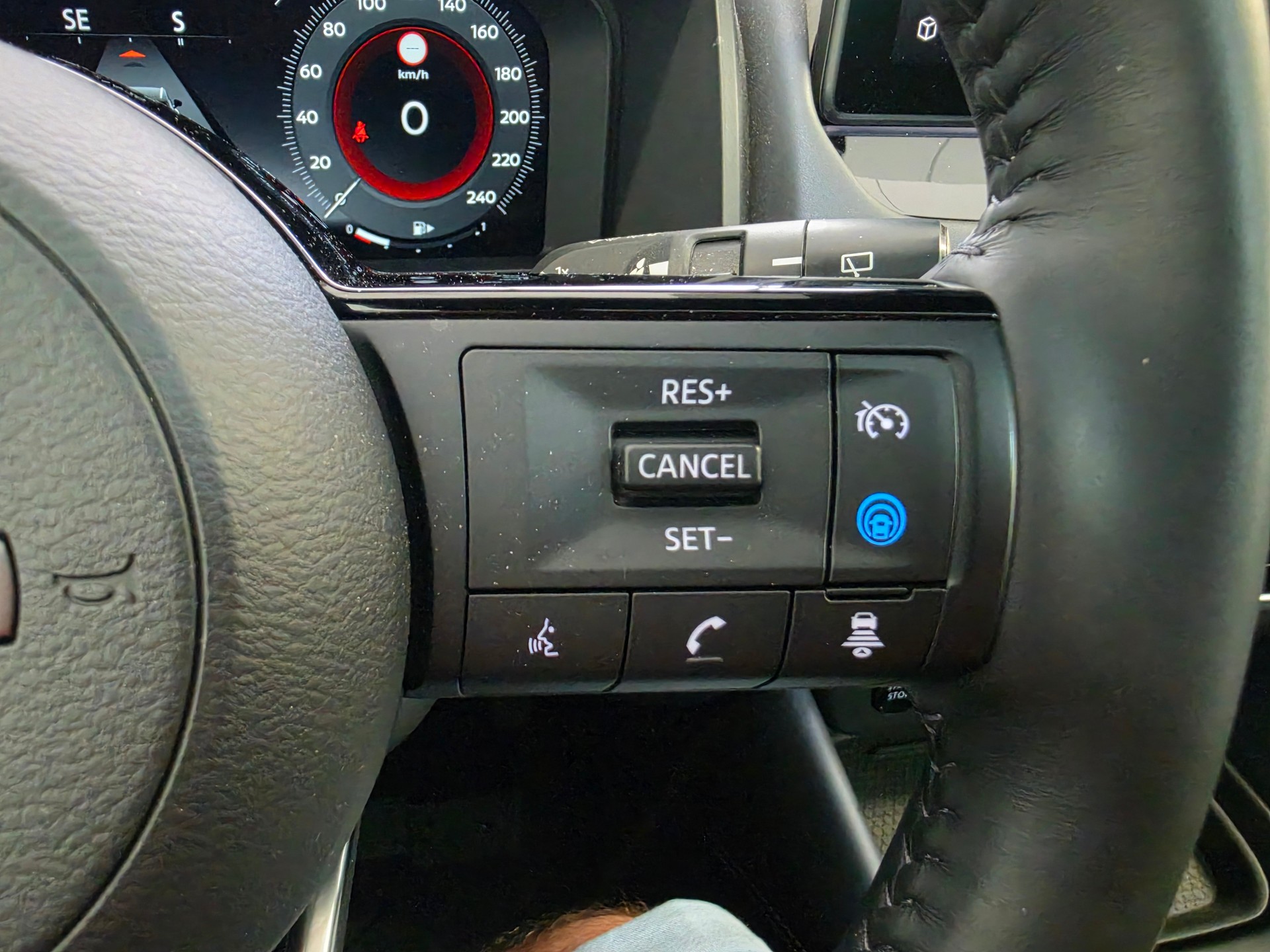 NISSAN Qashqai 1.5 VC-T e-Power Tekna+-image-17