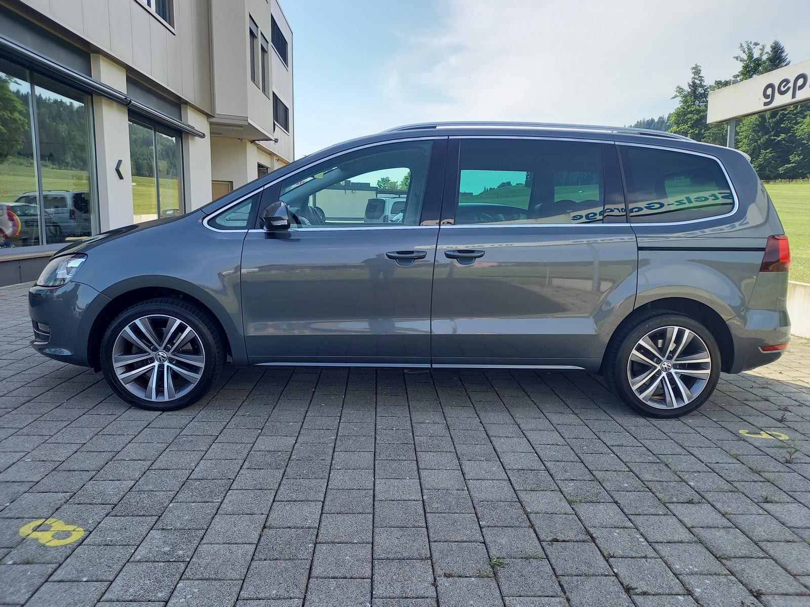 VW Sharan 2.0 TDI BMT Highline 4Motion DSG-image-2