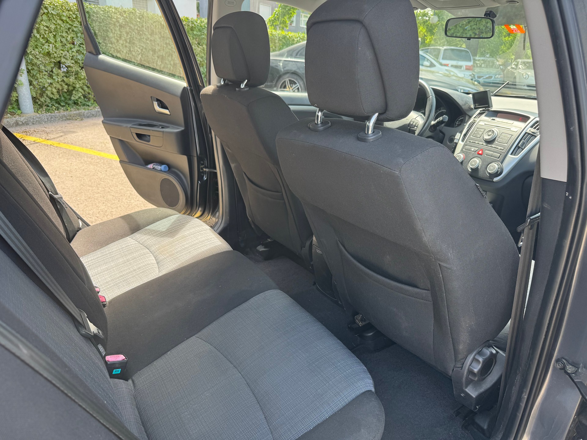 KIA Cee'd Sporty Wagon 1.6 16V Classic-image-4