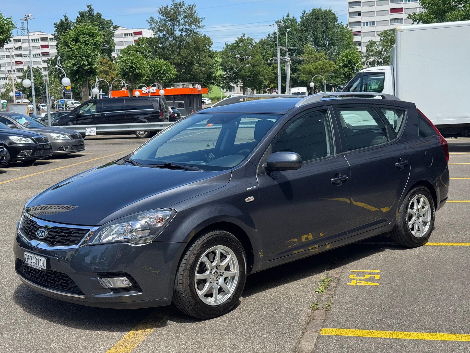 KIA Cee'd Sporty Wagon 1.6 16V Classic-image-0