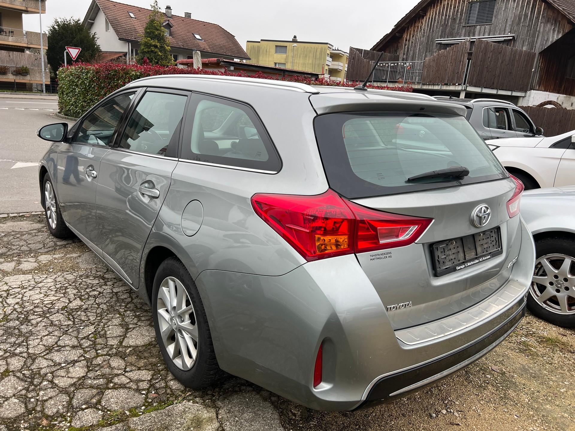 TOYOTA Auris 1.6 Luna Touring Sports Automatic-frisch ab Mfk-image-3
