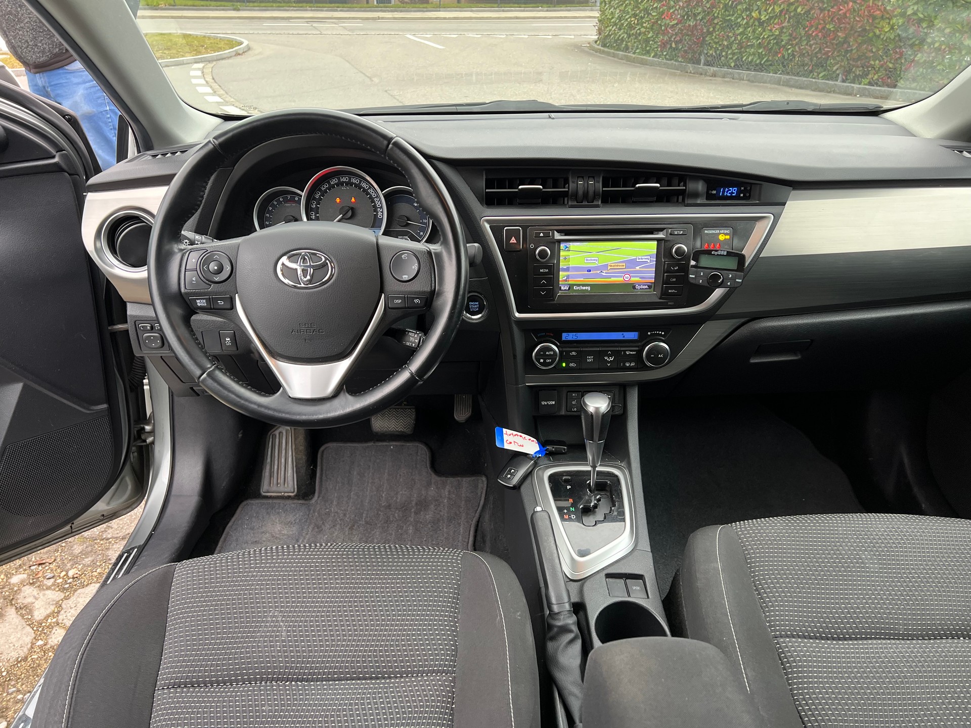 TOYOTA Auris 1.6 Luna Touring Sports Automatic-frisch ab Mfk-image-4