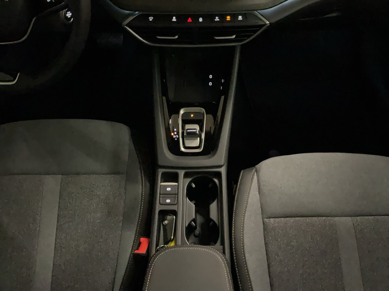SKODA Octavia Combi 2.0 TSI DSG Selection 4x4-image-11