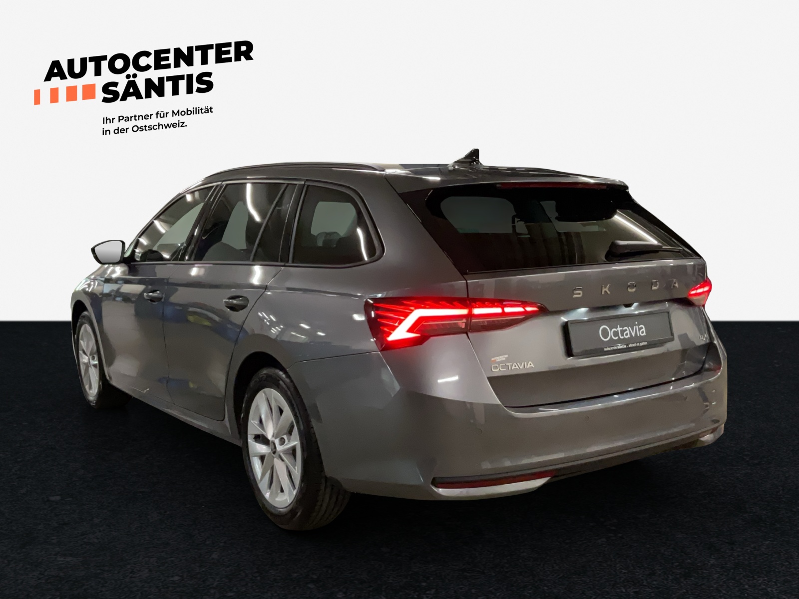 SKODA Octavia Combi 2.0 TSI DSG Selection 4x4-image-3