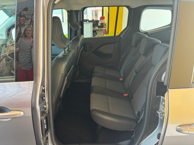 RENAULT Kangoo 1.3 TCe 130 PF Techno EDC-image-12
