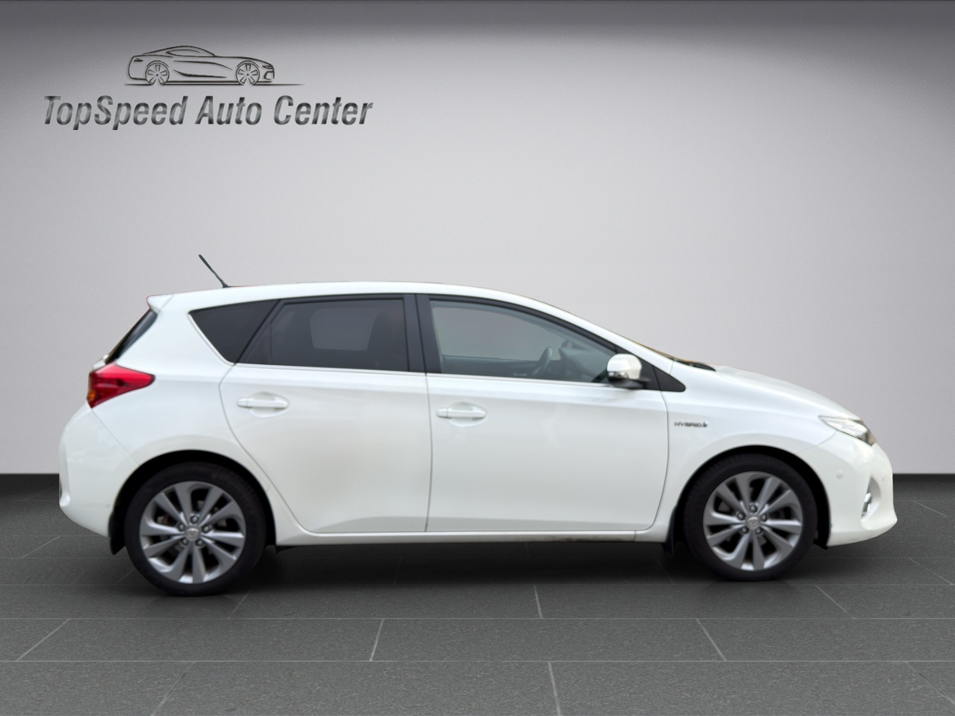 TOYOTA Auris 1.8 16V HSD Linea Sol-image-6