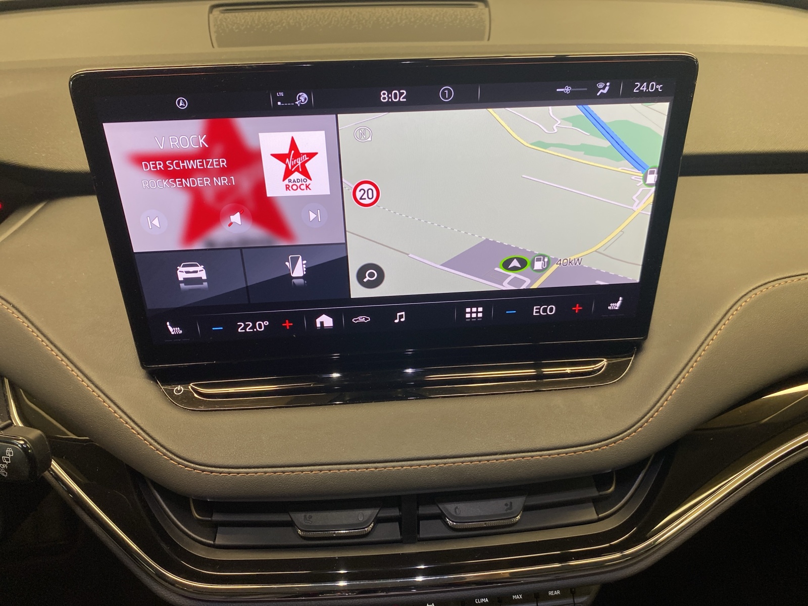 SKODA Enyaq iV 80-image-10