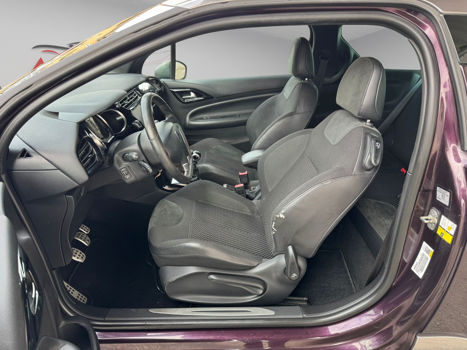 DS AUTOMOBILES DS3 1.6 THP Sport Chic-image-12