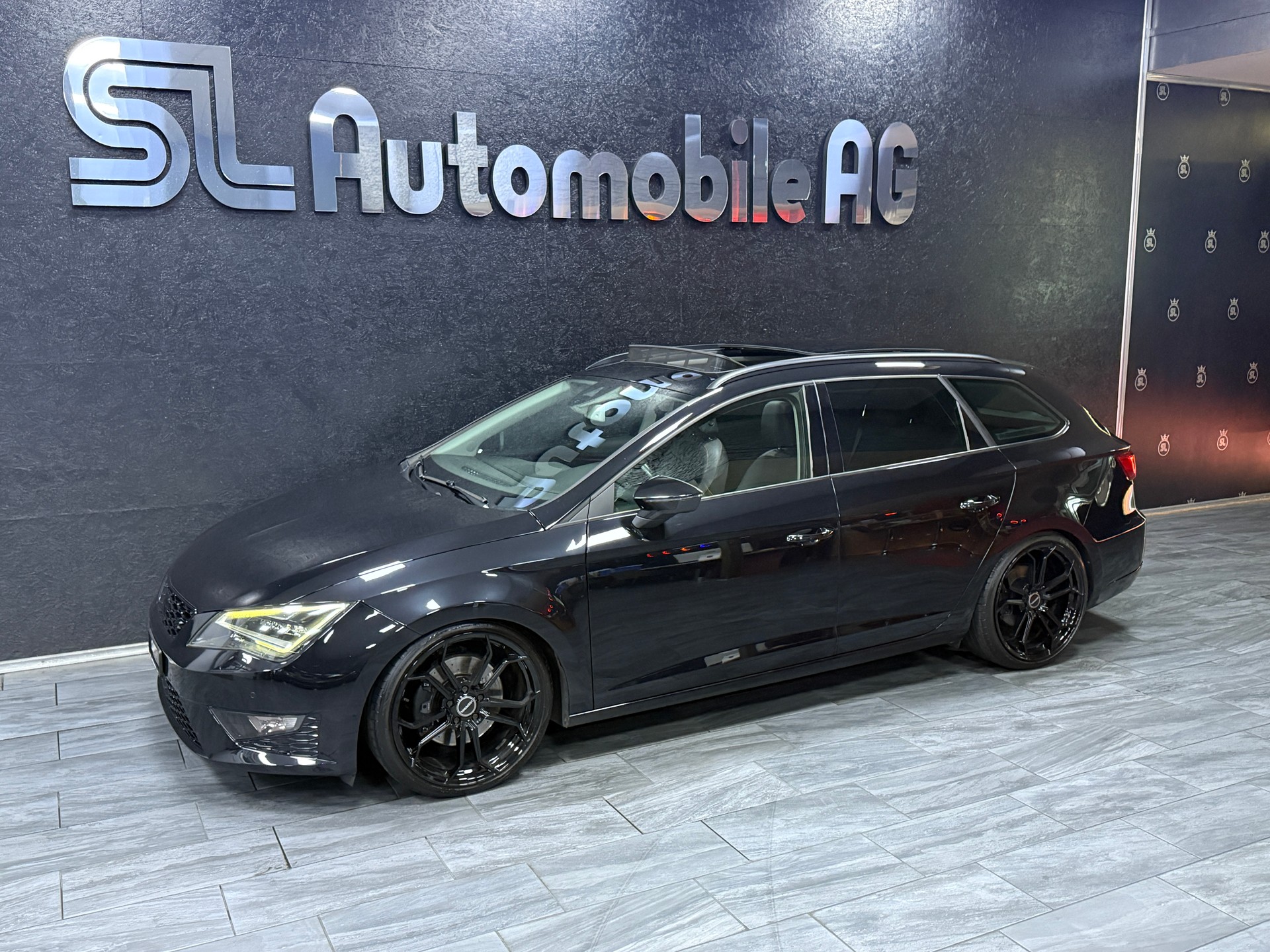 SEAT Leon ST 2.0 TDI FR DSG / CH Fz / Vollausstattung / AHK-image-3