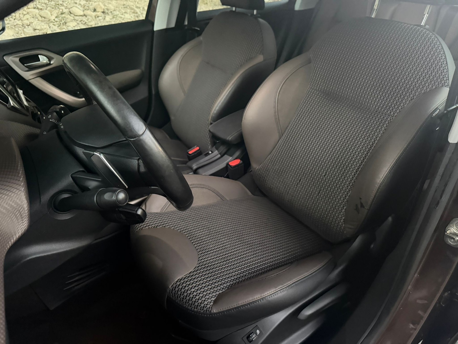 PEUGEOT 2008 1.6 e-HDi Allure EGS6-image-7