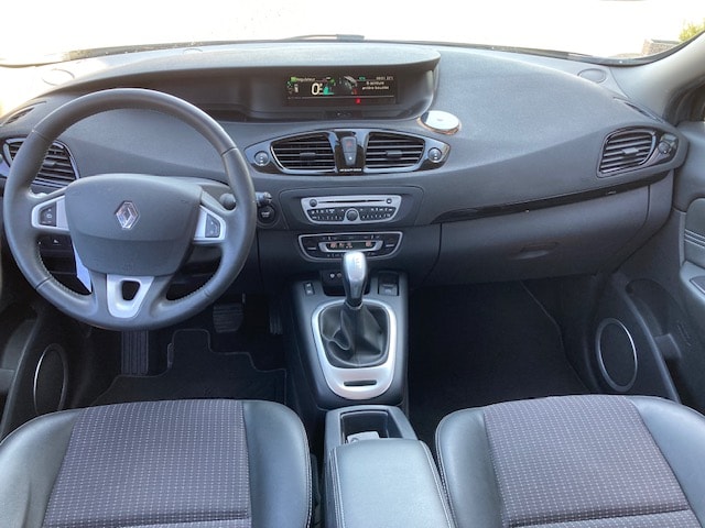 RENAULT Scénic 1.5 dCi Dynamique EDC-image-10