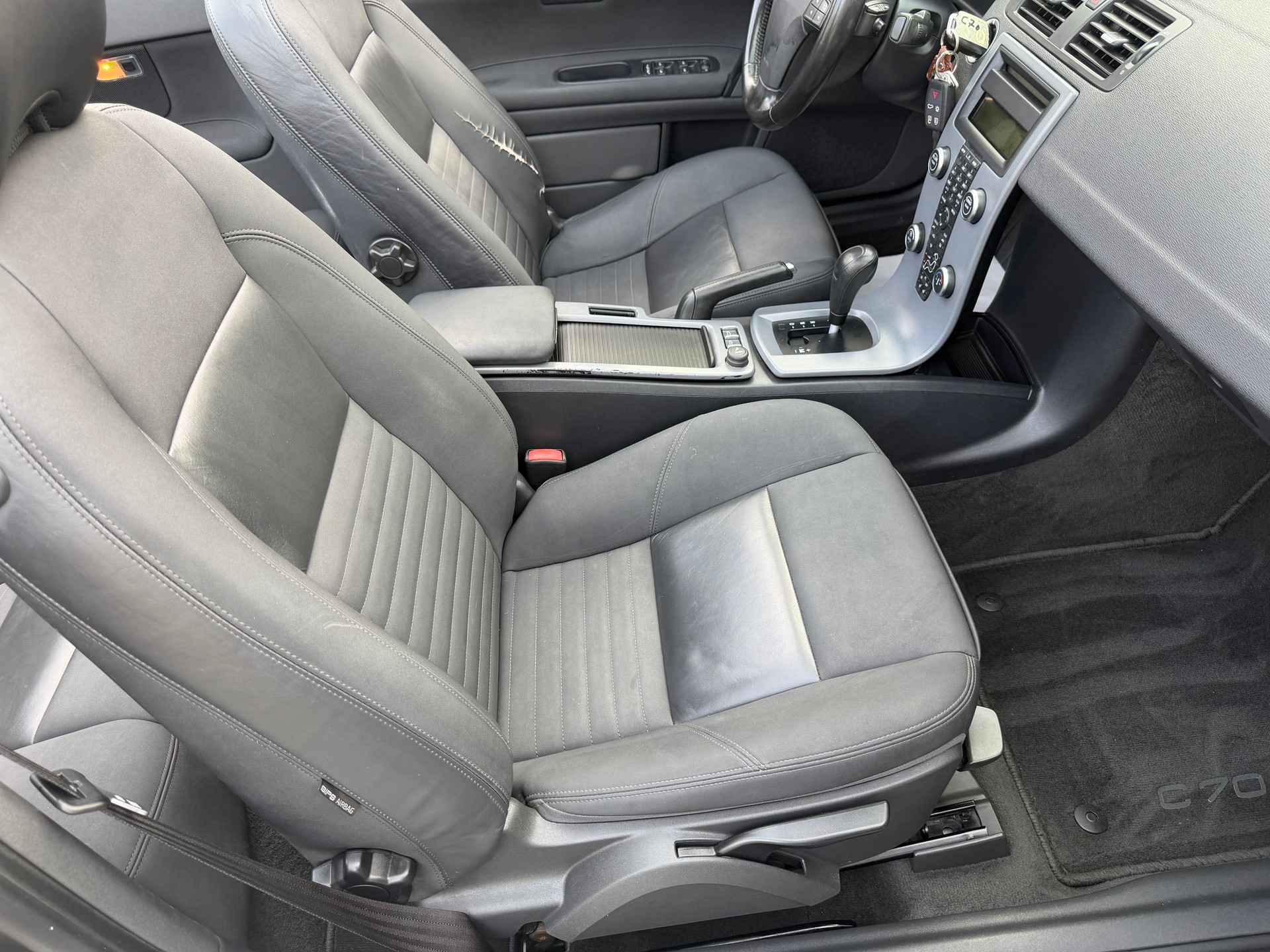 VOLVO C70 T5 Kinetic Geartronic-image-13