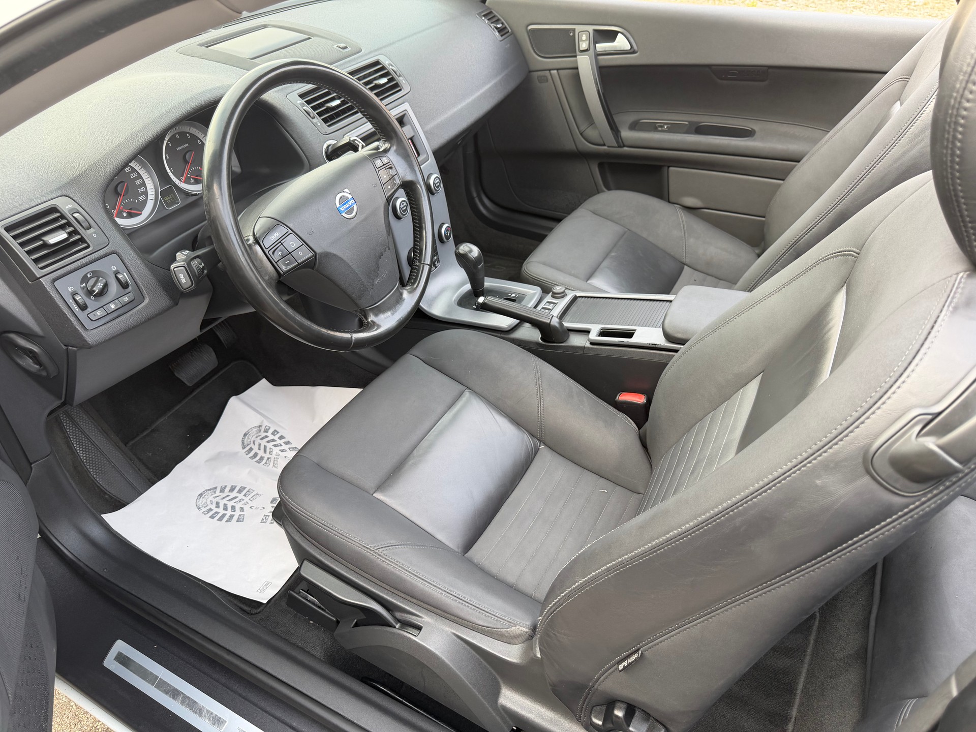 VOLVO C70 T5 Kinetic Geartronic-image-9