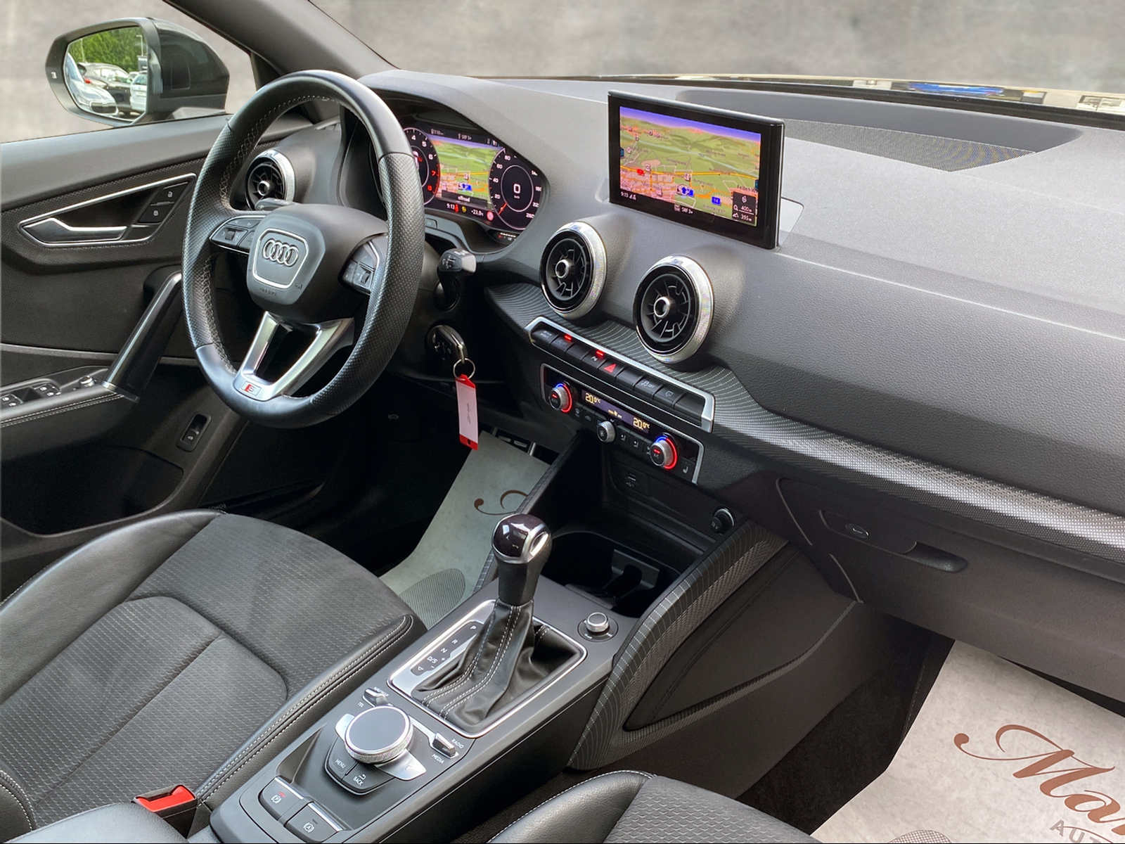 AUDI Q2 35 TFSI 150PS S-line S-tronic **Top-Ausstattung**-image-8