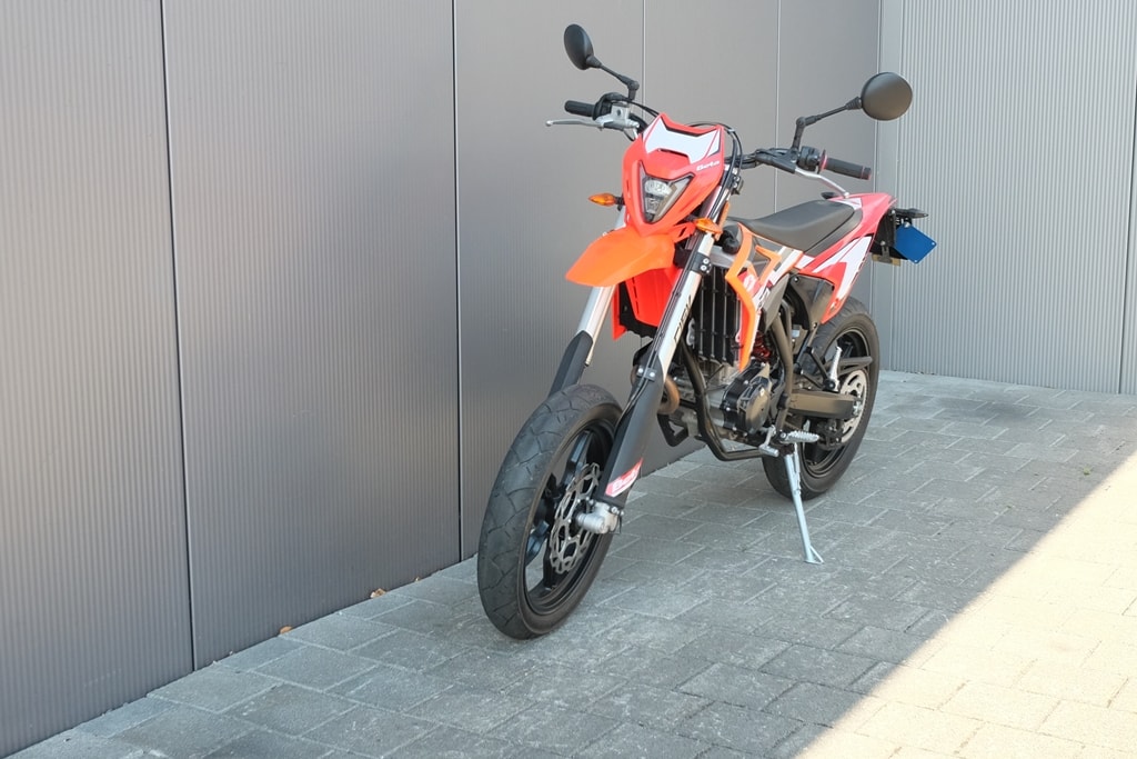 BETA RR 125 4T LC-showroom-element-1